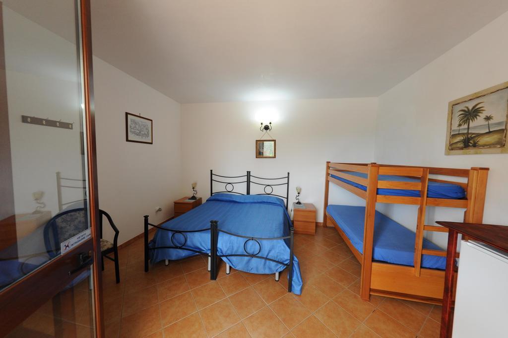 B&B Il Giardino Degli Ulivi Torre Santa Sabina Exteriör bild