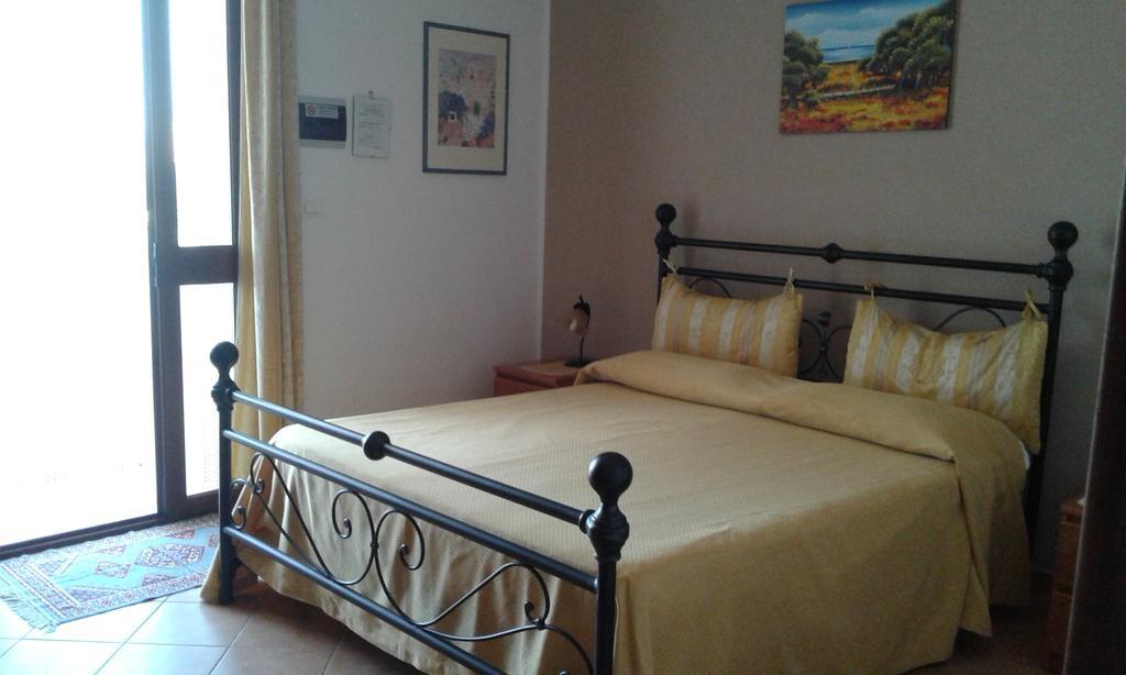 B&B Il Giardino Degli Ulivi Torre Santa Sabina Exteriör bild